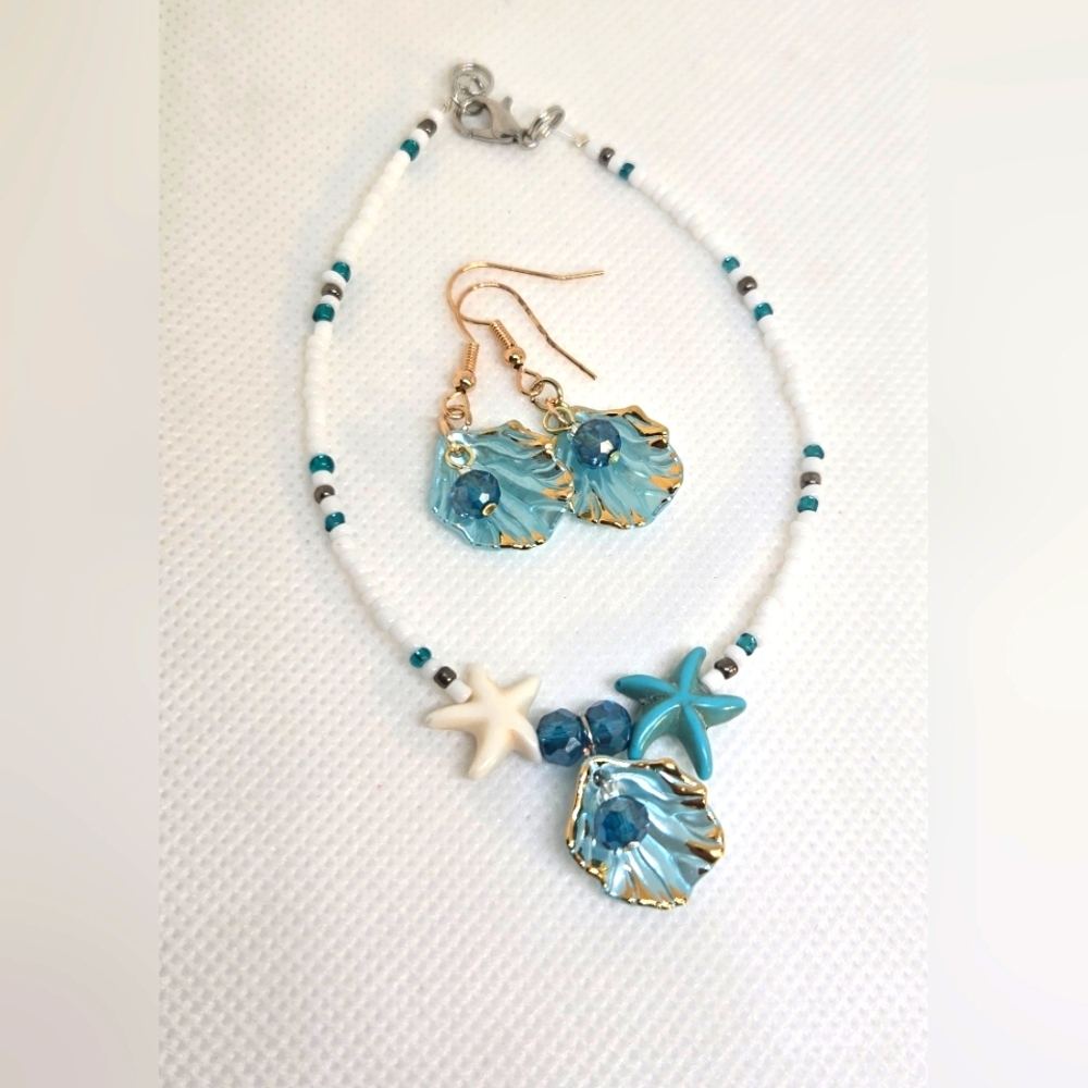 Blue and White Seashell Jewelry Set